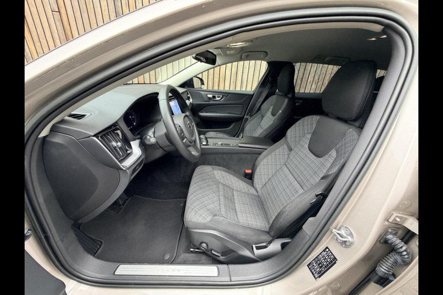 Volvo V60 2.0 B3 Essential Automaat | Google Maps Navigatiesysteem | Apple CarPlay | LED verlichting | Stoel & stuurwielverwarming | Cruis