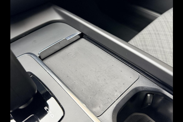 Volvo V60 2.0 B3 Essential Automaat | Google Maps Navigatiesysteem | Apple CarPlay | LED verlichting | Stoel & stuurwielverwarming | Cruis