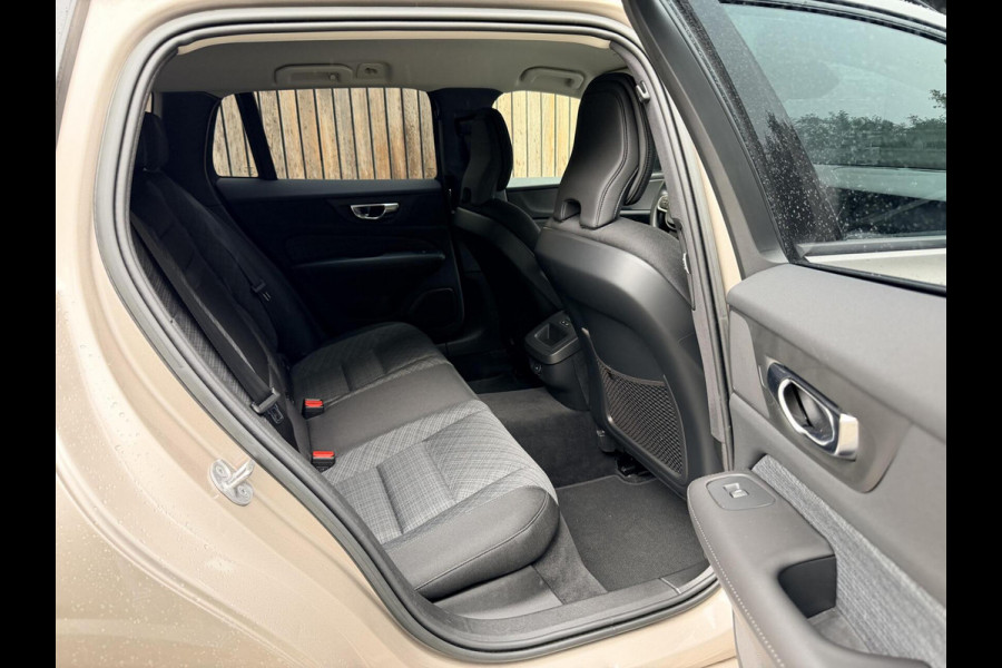 Volvo V60 2.0 B3 Essential Automaat | Google Maps Navigatiesysteem | Apple CarPlay | LED verlichting | Stoel & stuurwielverwarming | Cruis