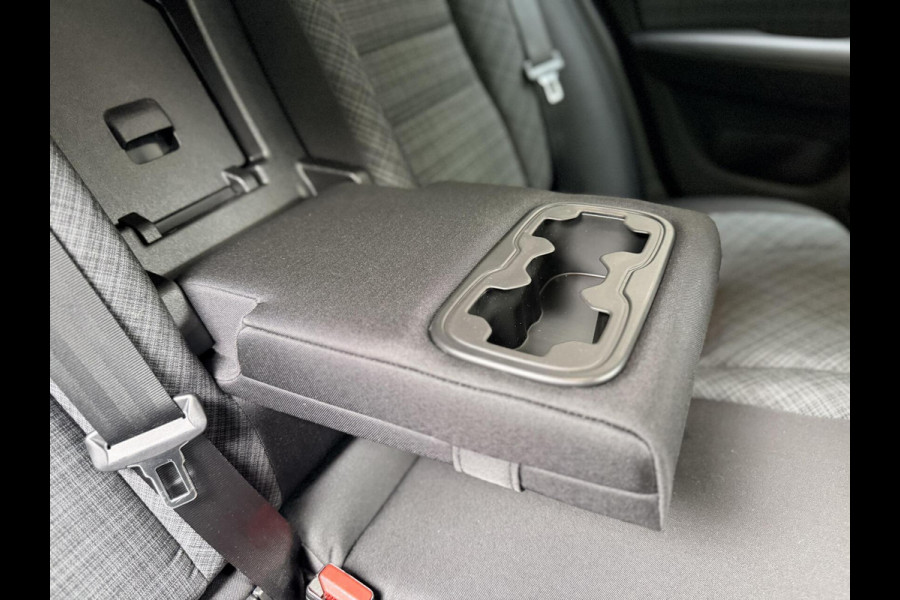 Volvo V60 2.0 B3 Essential Automaat | Google Maps Navigatiesysteem | Apple CarPlay | LED verlichting | Stoel & stuurwielverwarming | Cruis