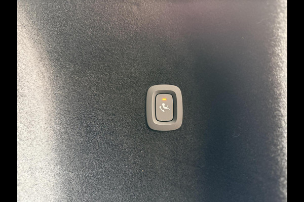 Volvo V60 2.0 B3 Essential Automaat | Google Maps Navigatiesysteem | Apple CarPlay | LED verlichting | Stoel & stuurwielverwarming | Cruis