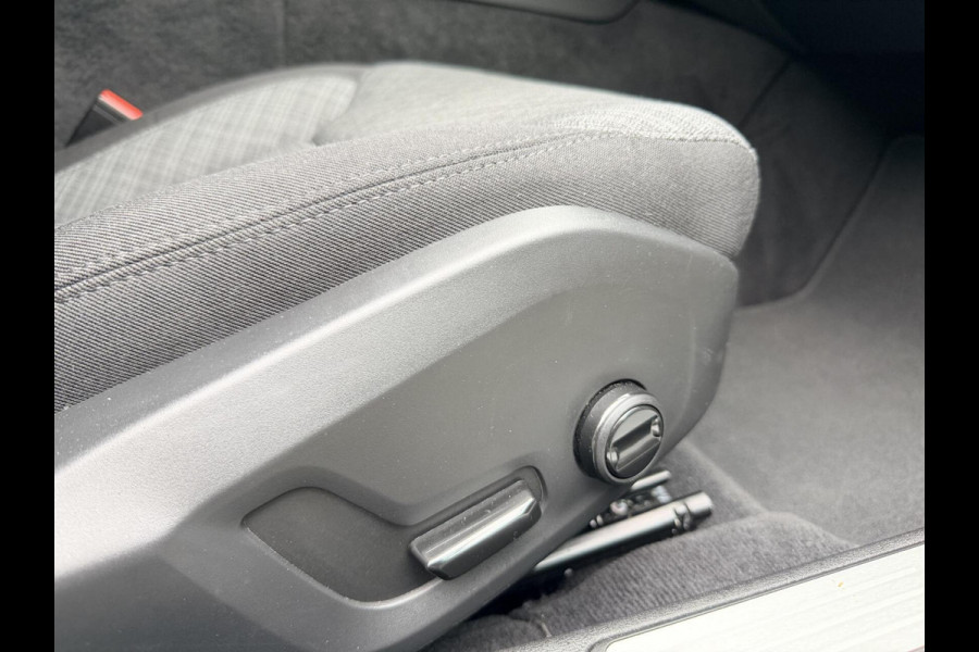 Volvo V60 2.0 B3 Essential Automaat | Google Maps Navigatiesysteem | Apple CarPlay | LED verlichting | Stoel & stuurwielverwarming | Cruis