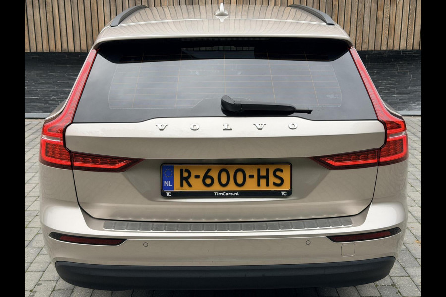 Volvo V60 2.0 B3 Essential Automaat | Google Maps Navigatiesysteem | Apple CarPlay | LED verlichting | Stoel & stuurwielverwarming | Cruis