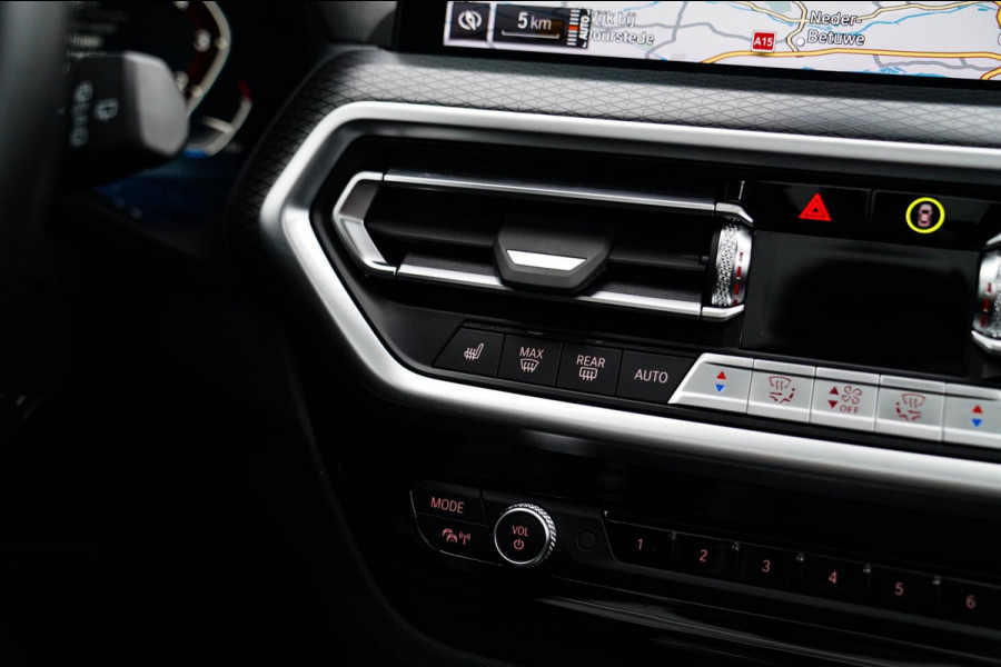 BMW X3 XDrive20i High Executive | Panorama | Shadowline | Camera | M-pakket | Luxe Leder - Memory | Apple Carplay | Cruise Control