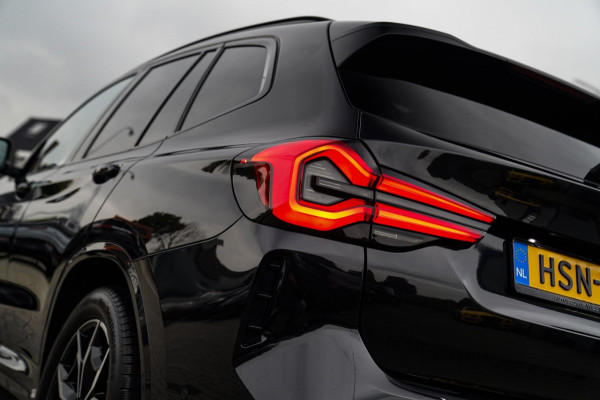 BMW X3 XDrive20i High Executive | Panorama | Shadowline | Camera | M-pakket | Luxe Leder - Memory | Apple Carplay | Cruise Control