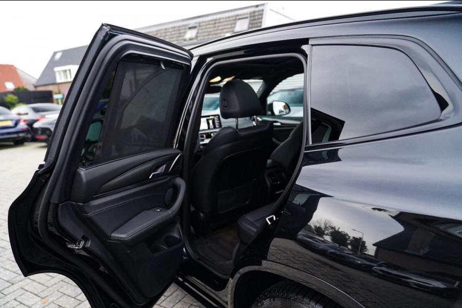 BMW X3 XDrive20i High Executive | Panorama | Shadowline | Camera | M-pakket | Luxe Leder - Memory | Apple Carplay | Cruise Control