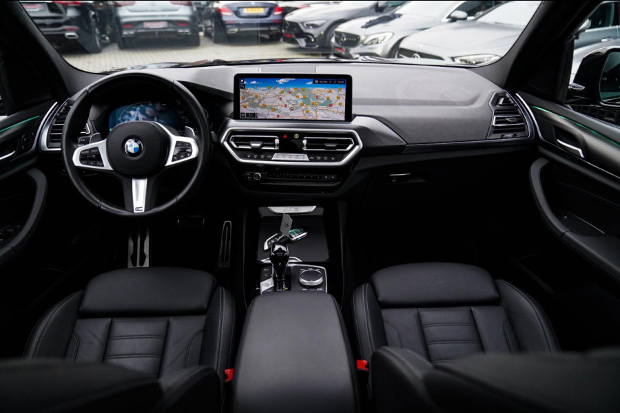 BMW X3 XDrive20i High Executive | Panorama | Shadowline | Camera | M-pakket | Luxe Leder - Memory | Apple Carplay | Cruise Control