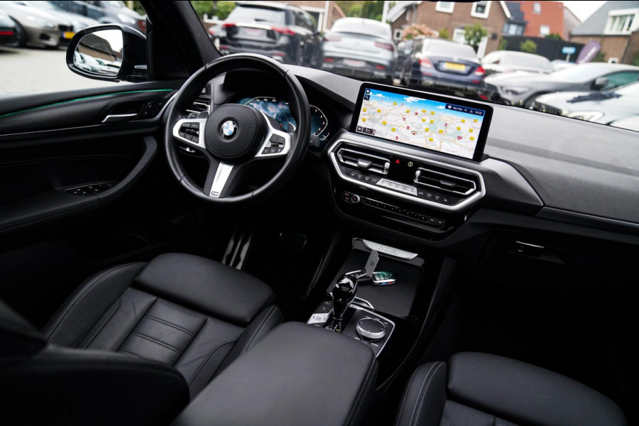 BMW X3 XDrive20i High Executive | Panorama | Shadowline | Camera | M-pakket | Luxe Leder - Memory | Apple Carplay | Cruise Control