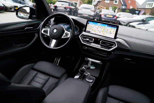 BMW X3 XDrive20i High Executive | Panorama | Shadowline | Camera | M-pakket | Luxe Leder - Memory | Apple Carplay | Cruise Control