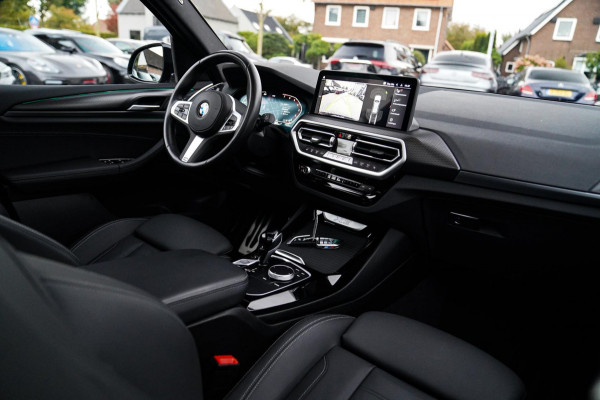 BMW X3 XDrive20i High Executive | Panorama | Shadowline | Camera | M-pakket | Luxe Leder - Memory | Apple Carplay | Cruise Control