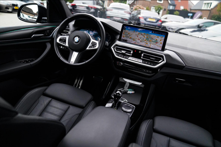 BMW X3 XDrive20i High Executive | Panorama | Shadowline | Camera | M-pakket | Luxe Leder - Memory | Apple Carplay | Cruise Control