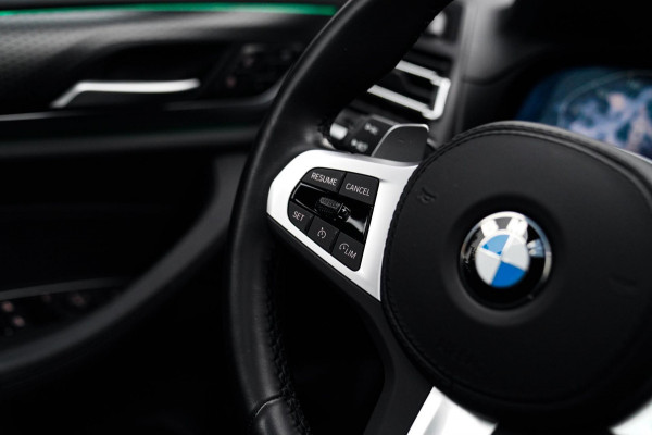 BMW X3 XDrive20i High Executive | Panorama | Shadowline | Camera | M-pakket | Luxe Leder - Memory | Apple Carplay | Cruise Control