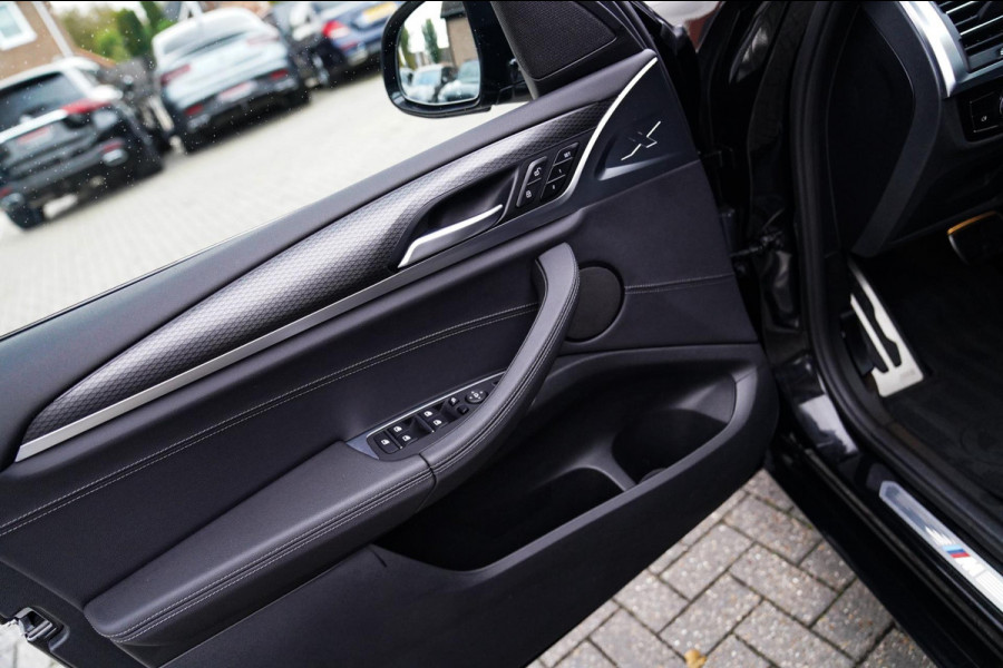 BMW X3 XDrive20i High Executive | Panorama | Shadowline | Camera | M-pakket | Luxe Leder - Memory | Apple Carplay | Cruise Control