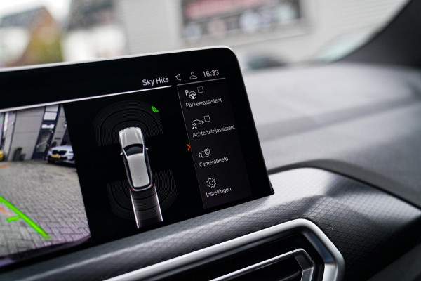 BMW X3 XDrive20i High Executive | Panorama | Shadowline | Camera | M-pakket | Luxe Leder - Memory | Apple Carplay | Cruise Control