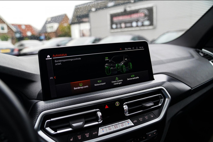 BMW X3 XDrive20i High Executive | Panorama | Shadowline | Camera | M-pakket | Luxe Leder - Memory | Apple Carplay | Cruise Control