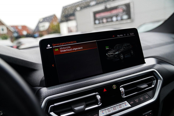 BMW X3 XDrive20i High Executive | Panorama | Shadowline | Camera | M-pakket | Luxe Leder - Memory | Apple Carplay | Cruise Control