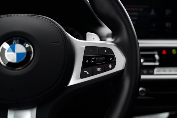 BMW X3 XDrive20i High Executive | Panorama | Shadowline | Camera | M-pakket | Luxe Leder - Memory | Apple Carplay | Cruise Control