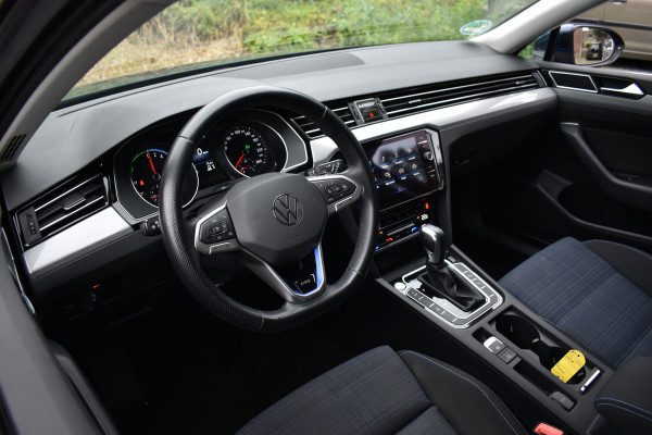Volkswagen Passat Variant GTE 218PK DSG HYBRID BUSINESS IQ-LIGHT/CAMERA/TREKHAAK Volkswagen Passat Variant GTE 218PK DSG HYBRID BUSINESS IQ-LIGHT/CAMERA/TREKHAAK