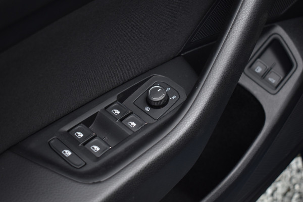 Volkswagen Passat Variant GTE 218PK DSG HYBRID BUSINESS IQ-LIGHT/CAMERA/TREKHAAK Volkswagen Passat Variant GTE 218PK DSG HYBRID BUSINESS IQ-LIGHT/CAMERA/TREKHAAK