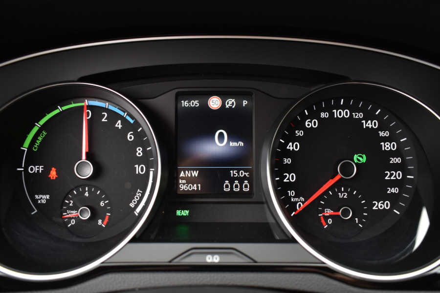 Volkswagen Passat Variant GTE 218PK DSG HYBRID BUSINESS IQ-LIGHT/CAMERA/TREKHAAK Volkswagen Passat Variant GTE 218PK DSG HYBRID BUSINESS IQ-LIGHT/CAMERA/TREKHAAK