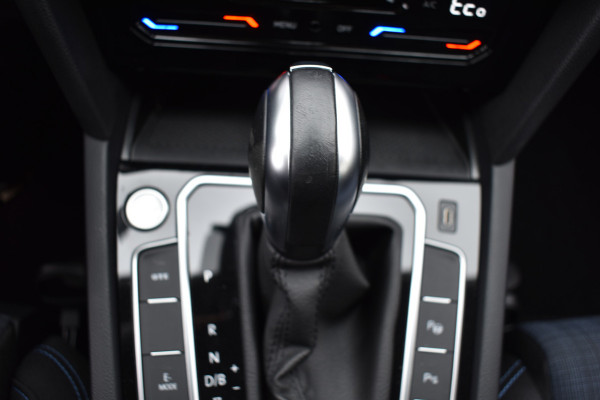 Volkswagen Passat Variant GTE 218PK DSG HYBRID BUSINESS IQ-LIGHT/CAMERA/TREKHAAK Volkswagen Passat Variant GTE 218PK DSG HYBRID BUSINESS IQ-LIGHT/CAMERA/TREKHAAK