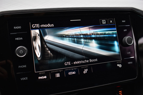 Volkswagen Passat Variant GTE 218PK DSG HYBRID BUSINESS IQ-LIGHT/CAMERA/TREKHAAK Volkswagen Passat Variant GTE 218PK DSG HYBRID BUSINESS IQ-LIGHT/CAMERA/TREKHAAK