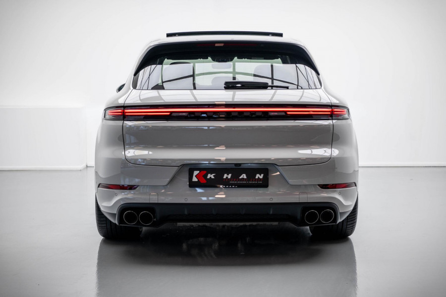 Porsche Cayenne 3.0 E-Hybrid |Pano|Krijt|SportChrono|Fabrieksgarantie t/m 2029| Porsche Cayenne 3.0 E-Hybrid |Pano|Krijt|SportChrono|Fabrieksgarantie t/m 2029|