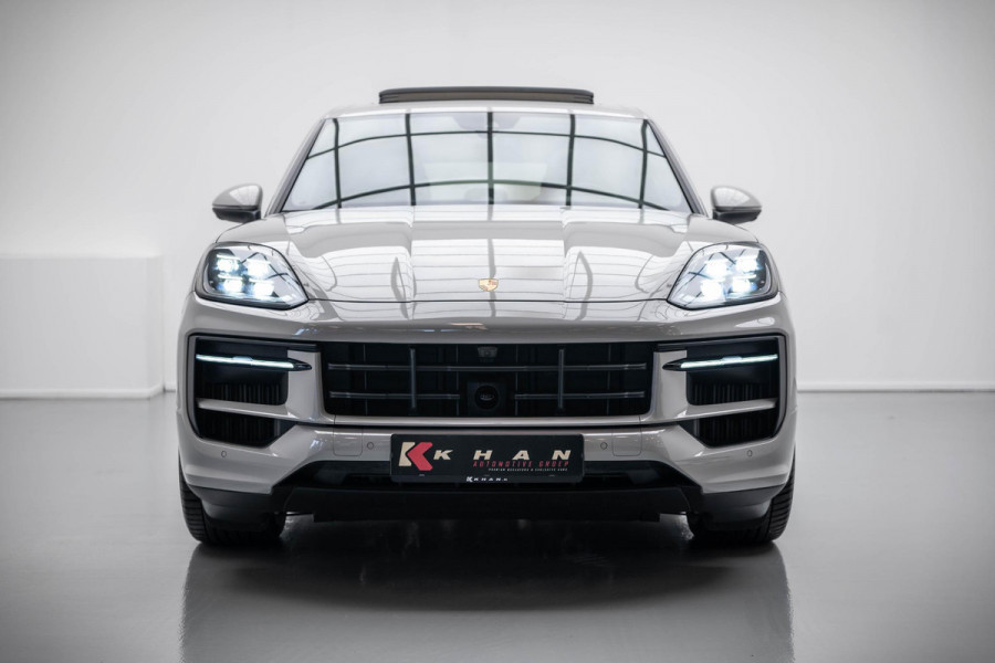 Porsche Cayenne 3.0 E-Hybrid |Pano|Krijt|SportChrono|Fabrieksgarantie t/m 2029| Porsche Cayenne 3.0 E-Hybrid |Pano|Krijt|SportChrono|Fabrieksgarantie t/m 2029|