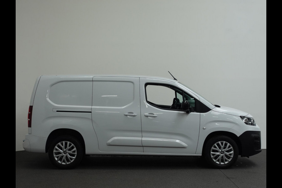 Citroën Berlingo 1.5 BlueHDi 130PK L2 3-zits Automaat Airco Bluetooth PDC achter Trekhaak Citroën Berlingo 1.5 BlueHDi 130PK L2 3-zits Automaat Airco Bluetooth PDC achter Trekhaak