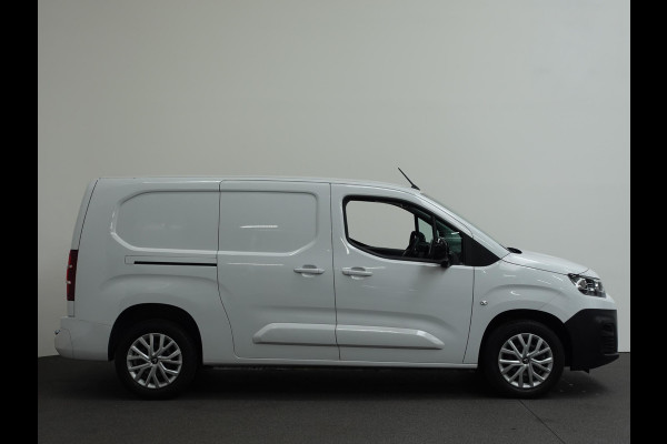 Citroën Berlingo 1.5 BlueHDi 130PK L2 3-zits Automaat Airco Bluetooth PDC achter Trekhaak Citroën Berlingo 1.5 BlueHDi 130PK L2 3-zits Automaat Airco Bluetooth PDC achter Trekhaak