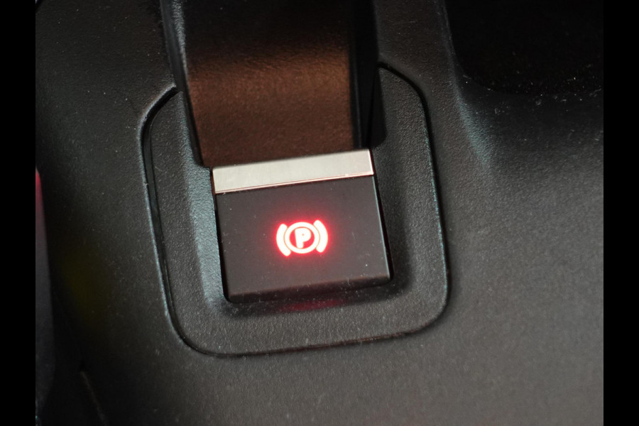 Citroën Berlingo 1.5 BlueHDi 130PK L2 3-zits Automaat Airco Bluetooth PDC achter Trekhaak Citroën Berlingo 1.5 BlueHDi 130PK L2 3-zits Automaat Airco Bluetooth PDC achter Trekhaak