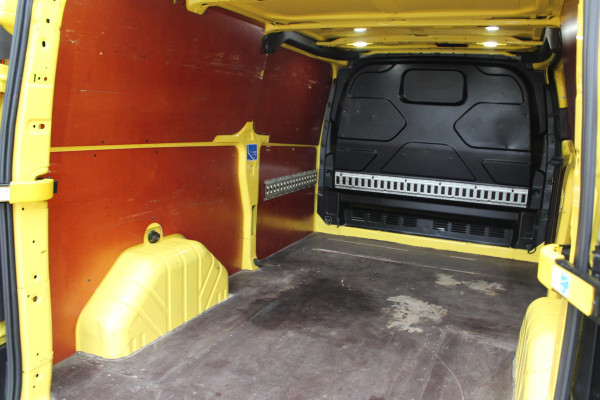Ford Transit Custom 340 2.0 TDCI 130PK Euro6 L2H1 Trend ✓ imperiaal ✓ trekhaak 2800KG