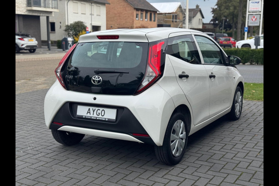 Toyota Aygo 1.0 VVT-i 72pk | Eerste eigenaar, 5 deurs, Stuurwielbedining, Snelheidsbegrenzer, Centrale deurvergrendeling met afstandsbedieni