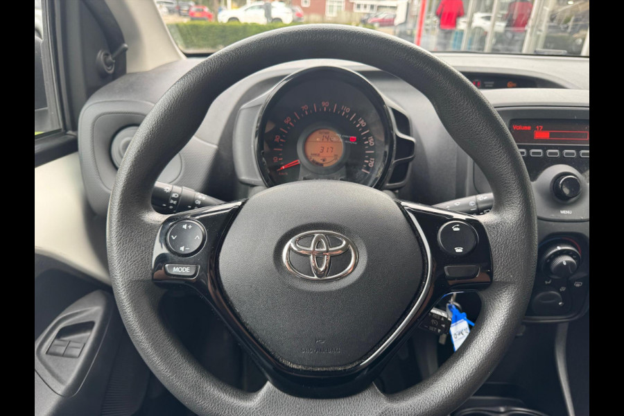 Toyota Aygo 1.0 VVT-i 72pk | Eerste eigenaar, 5 deurs, Stuurwielbedining, Snelheidsbegrenzer, Centrale deurvergrendeling met afstandsbedieni
