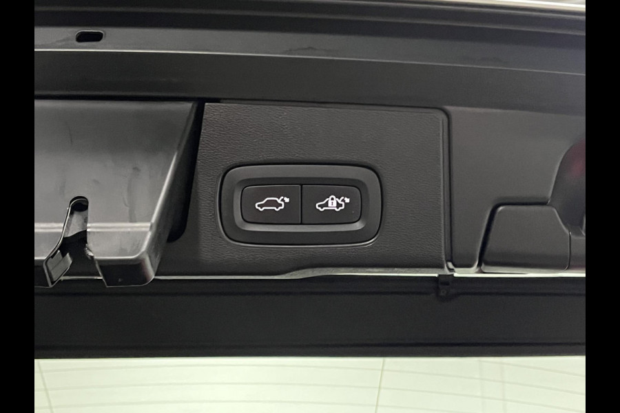 Volvo XC60 2.0 T6 Plug-in hybrid AWD R-Design Trekhaak | Long Range | Open dak | Adapt. cruise | 360 | Head-up | Stuur-/Stoelverwarming |