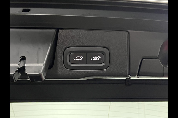 Volvo XC60 2.0 T6 Plug-in hybrid AWD R-Design Trekhaak | Long Range | Open dak | Adapt. cruise | 360 | Head-up | Stuur-/Stoelverwarming |