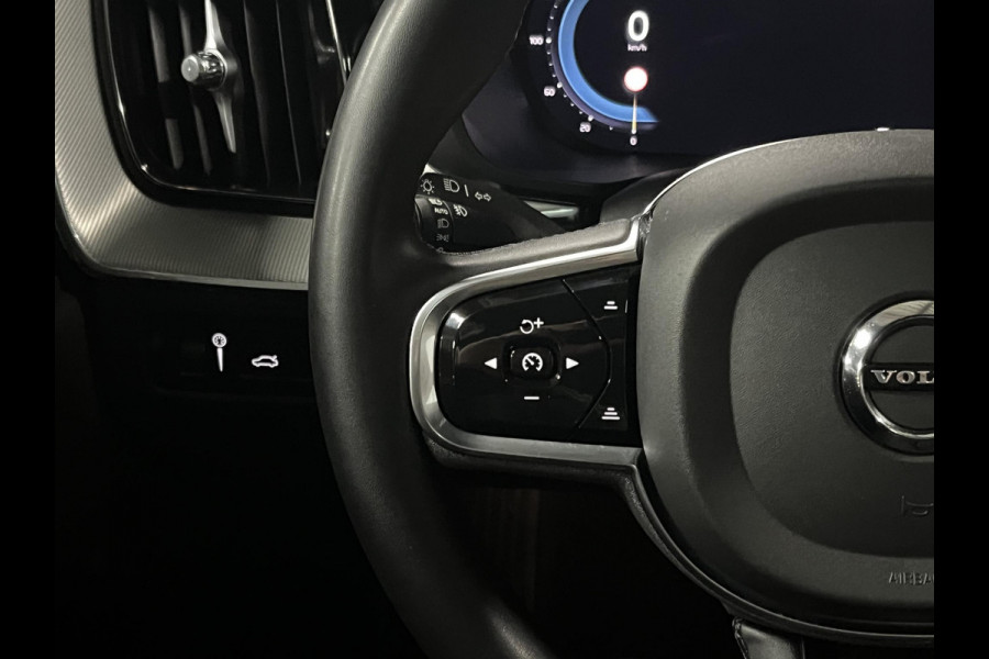 Volvo XC60 2.0 T6 Plug-in hybrid AWD R-Design Trekhaak | Long Range | Open dak | Adapt. cruise | 360 | Head-up | Stuur-/Stoelverwarming |