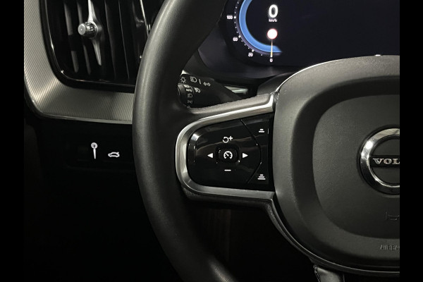 Volvo XC60 2.0 T6 Plug-in hybrid AWD R-Design Trekhaak | Long Range | Open dak | Adapt. cruise | 360 | Head-up | Stuur-/Stoelverwarming |