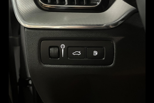 Volvo XC60 2.0 T6 Plug-in hybrid AWD R-Design Trekhaak | Long Range | Open dak | Adapt. cruise | 360 | Head-up | Stuur-/Stoelverwarming |