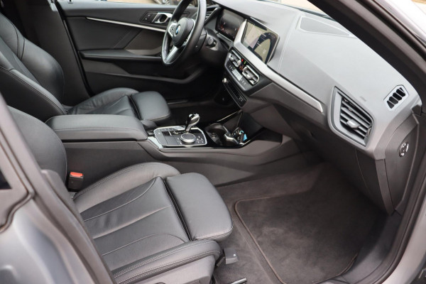 BMW 2 Serie Gran Coupé 218i Introduction Ed. M-Sport org.NL Harman Kardon schuifdak camera's
