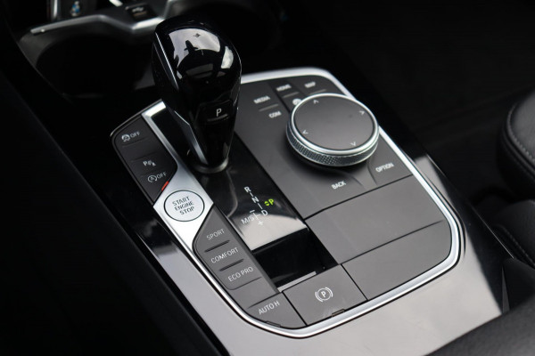 BMW 2 Serie Gran Coupé 218i Introduction Ed. M-Sport org.NL Harman Kardon schuifdak camera's