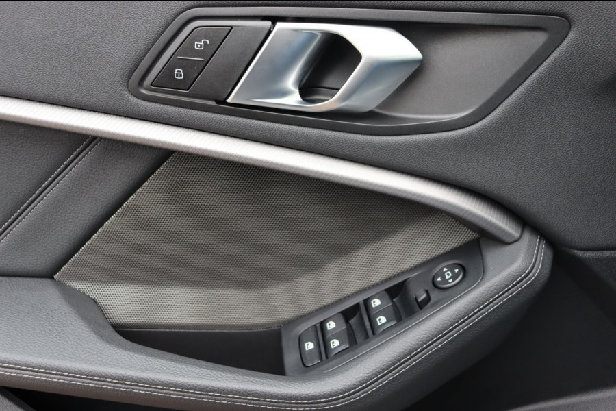 BMW 2 Serie Gran Coupé 218i Introduction Ed. M-Sport org.NL Harman Kardon schuifdak camera's