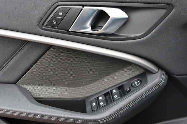 BMW 2 Serie Gran Coupé 218i Introduction Ed. M-Sport org.NL Harman Kardon schuifdak camera's