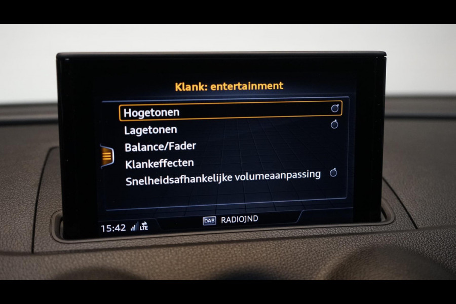 Audi A3 Sportback 40 e-tron S-Line Plus AUTOMAAT-ACC-AUDI SOUND-DRIVE SELECT-FULL LED-KEYLESS-NAVIGATIE-VIRTUEEL-STOELVERWARMING