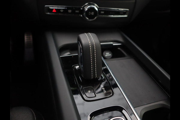 Volvo XC60 2.0 B4 R-Design / Mild-Hybride / Leder/ Facelift / 21-inch Lichtmetaal