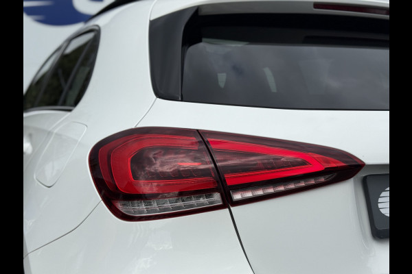 Mercedes-Benz A-Klasse 250 e Business Solution AMG Limited | Pano | Ambient Light | Camera | LED | MBUX | 19 inch