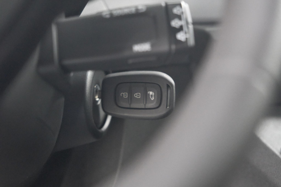 Renault Master T35 2.0 dCi 170 L3H2 Extra | Trekhaak | Camera | Vloerplaat | Apple Carplay