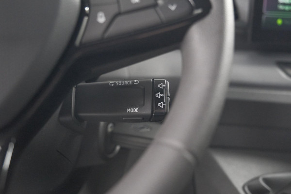 Renault Master T35 2.0 dCi 170 L3H2 Extra | Trekhaak | Camera | Vloerplaat | Apple Carplay