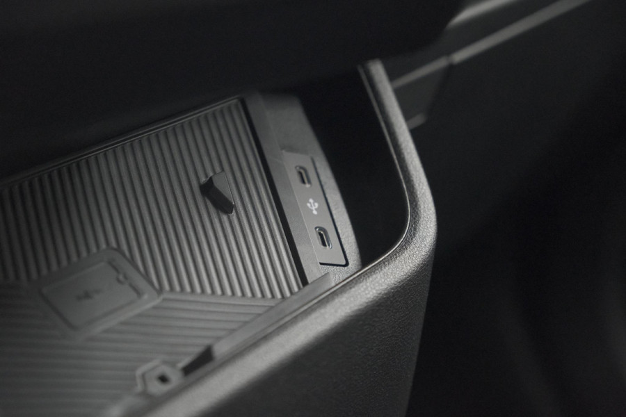 Renault Master T35 2.0 dCi 170 L3H2 Extra | Trekhaak | Camera | Vloerplaat | Apple Carplay