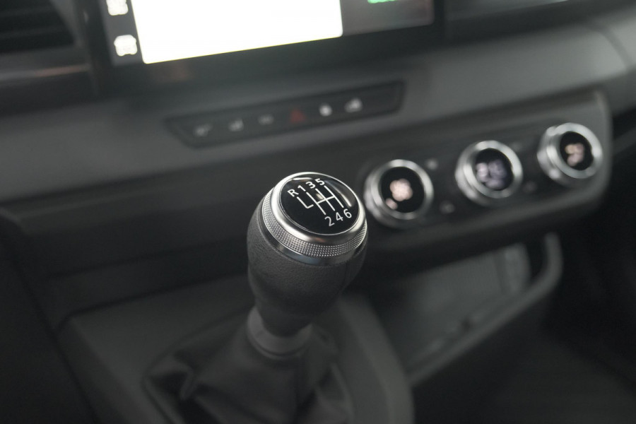 Renault Master T35 2.0 dCi 170 L3H2 Extra | Trekhaak | Camera | Vloerplaat | Apple Carplay